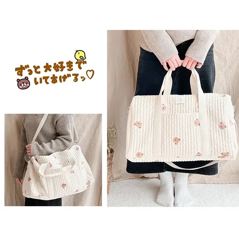 Bolso principal mostrando su diseño exterior