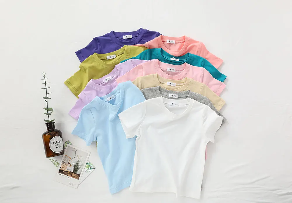 Camiseta infantil básica en varios colores