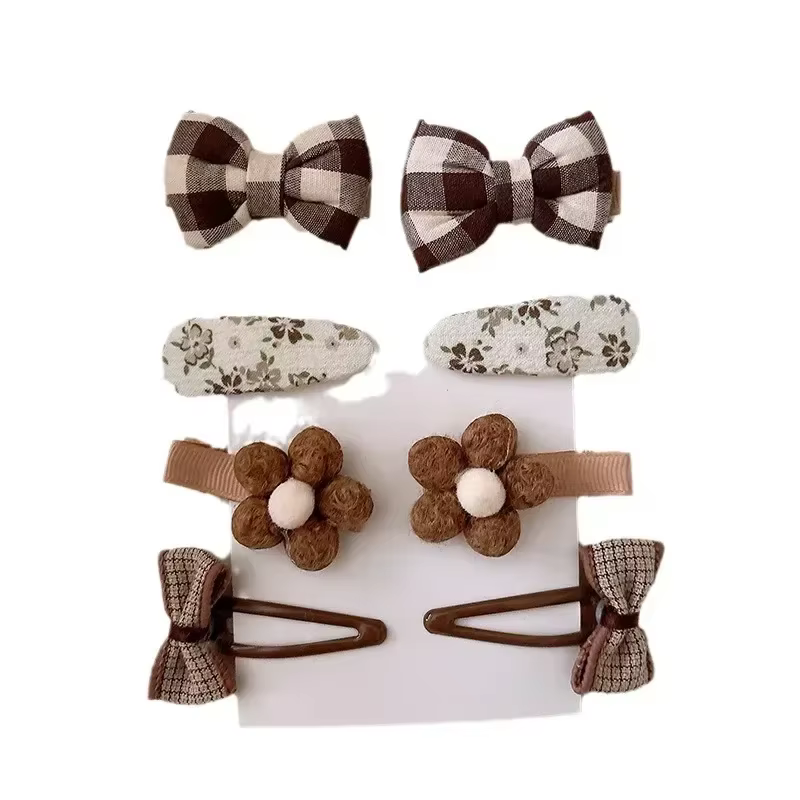 Clips infantiles con lazo floral para el pelo – Beige
