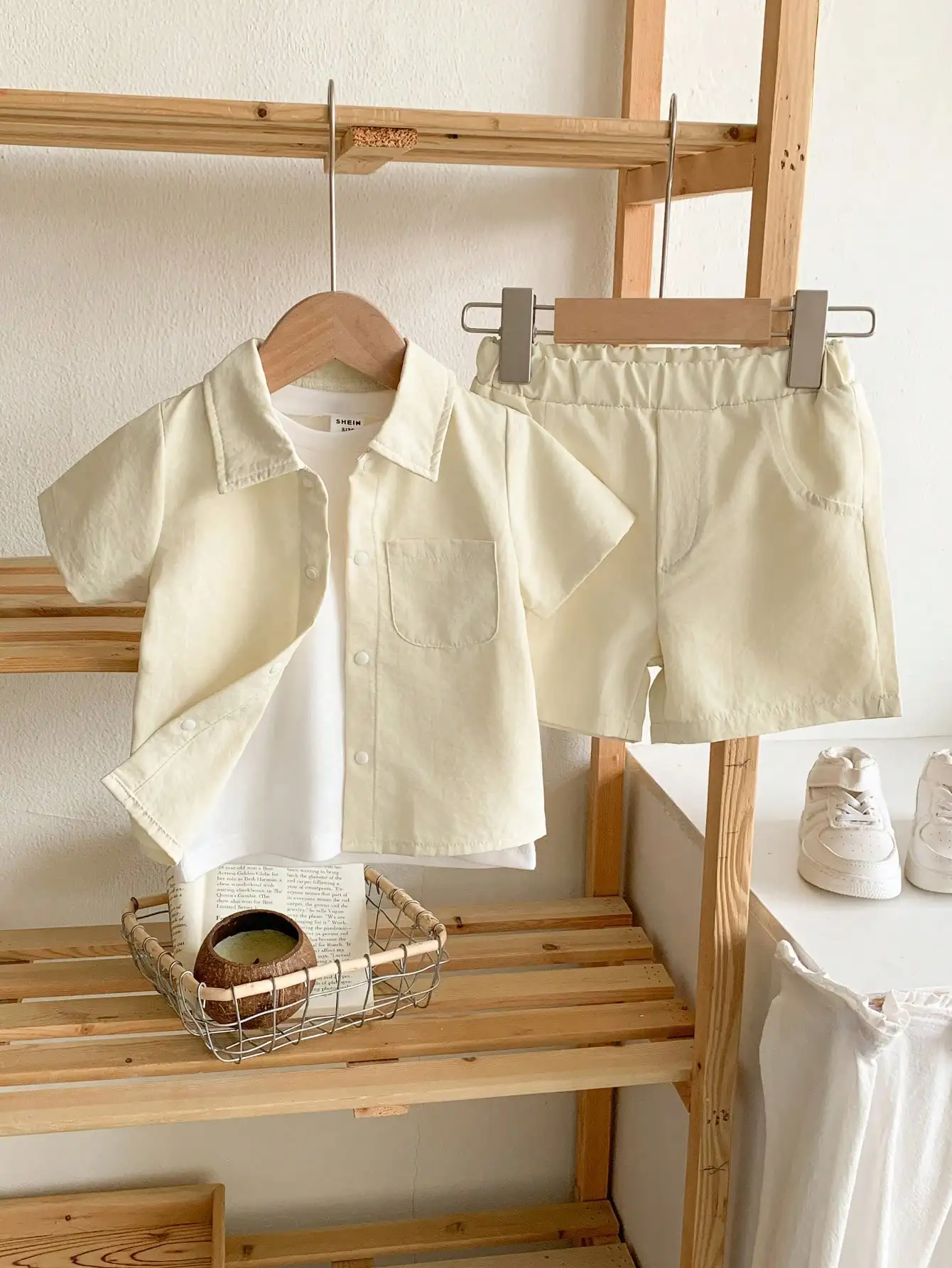 Conjunto de bebé de manga corta con solapa albaricoque suave