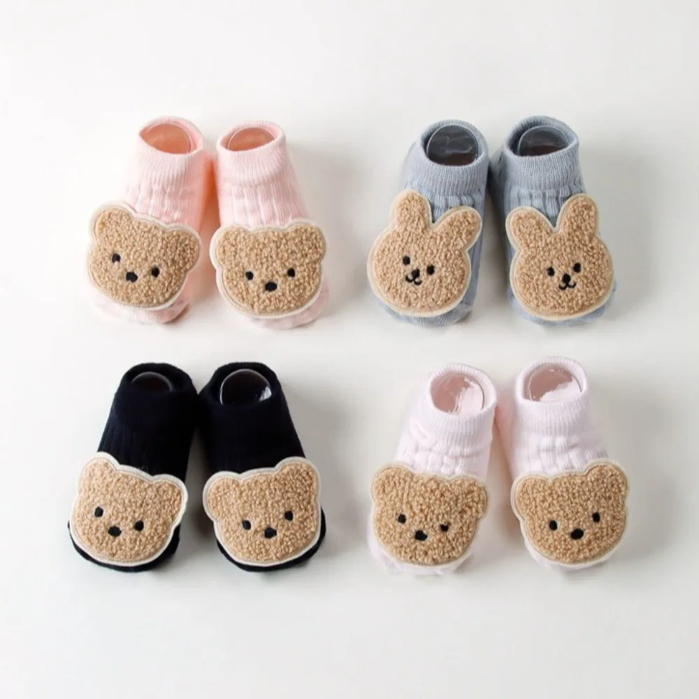 Calcetines antideslizantes cortos de ositos y conejos para bebés - imagen 4