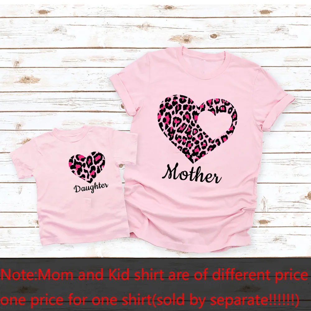 Camiseta familiar de verano con estampado de corazón leopardo - imagen 3
