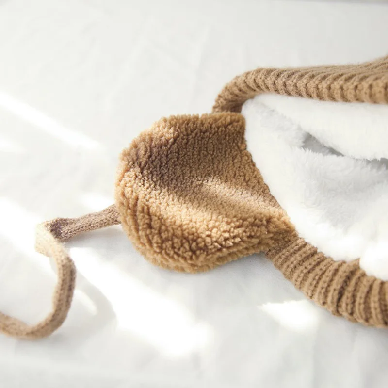 Gorro de lana con pompón grande para niños – Invierno 2-6 años
