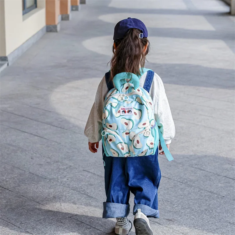 Mochila escolar ligera con estampado de frutas animadas para niños - imagen 3