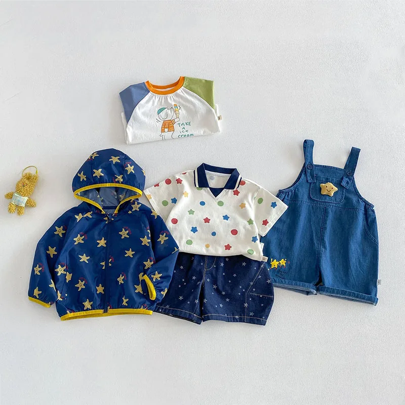 Vaqueros veraniegos unisex con estampado de estrellas y letras