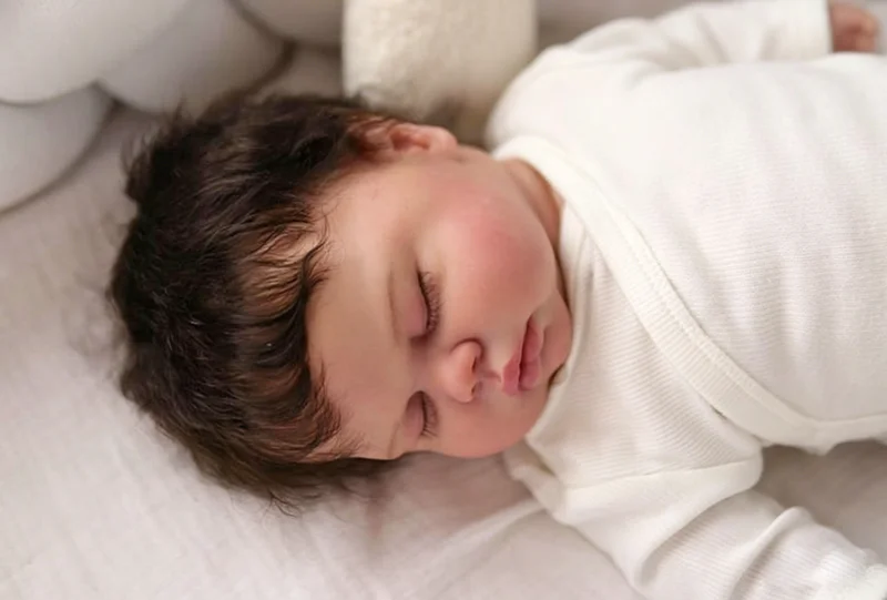 Pickle muñeca reborn realista durmiendo con piel efecto 3D - imagen 3