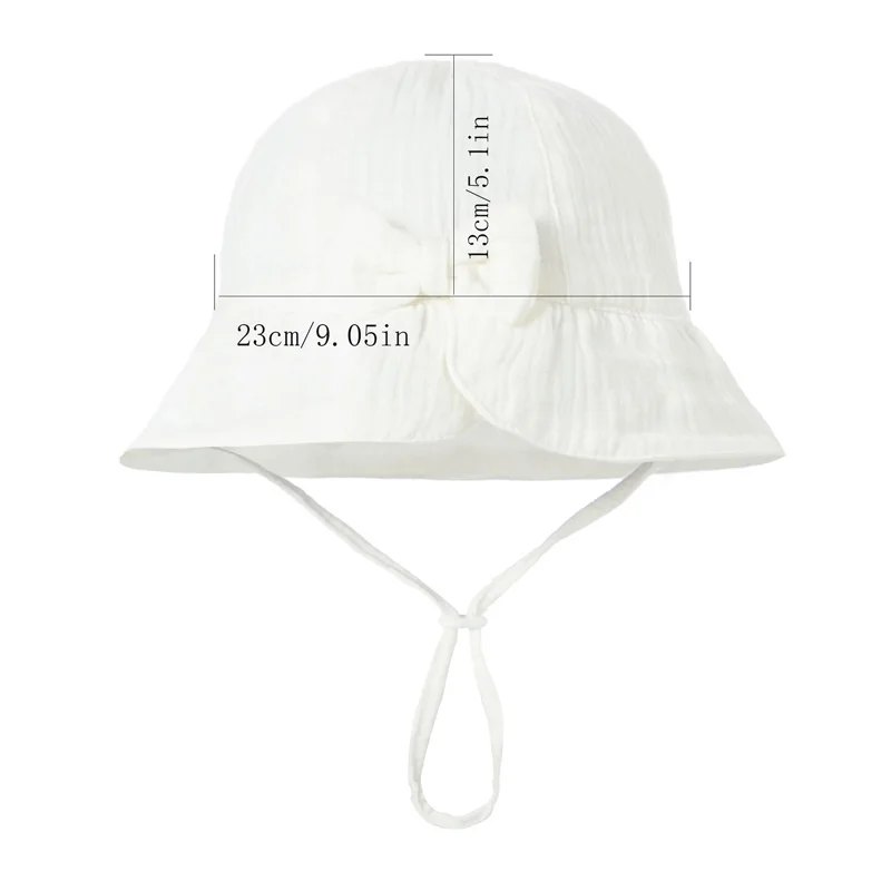 Detalle del gorro infantil con lazo