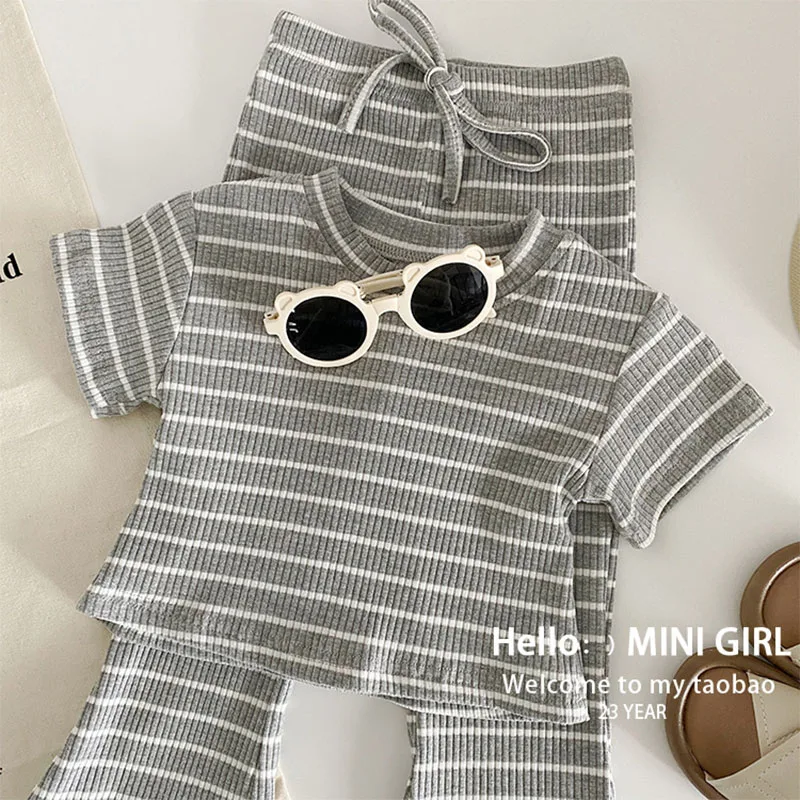 Conjunto de verano para bebés con top a rayas manga corta y pantalón - imagen 3