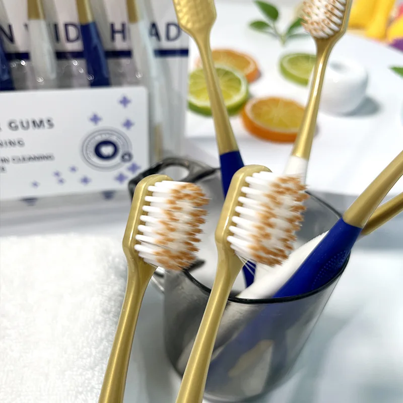 Cepillo de dientes en posición horizontal para viaje