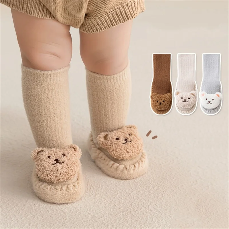 Zapatos de terciopelo para bebé y calcetines antideslizantes con oso - imagen 3