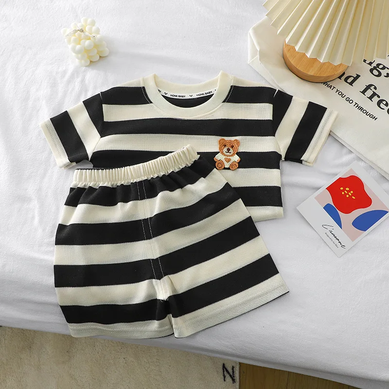 Conjunto de verano para bebé con camiseta a rayas de manga corta - imagen 3