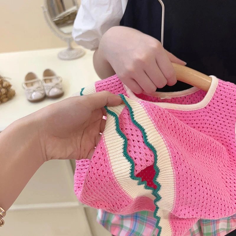 Conjunto rosa para niña: chaleco transpirable y shorts florales - imagen 5