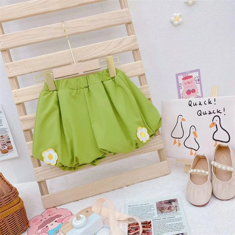 Shorts florales en uso diario