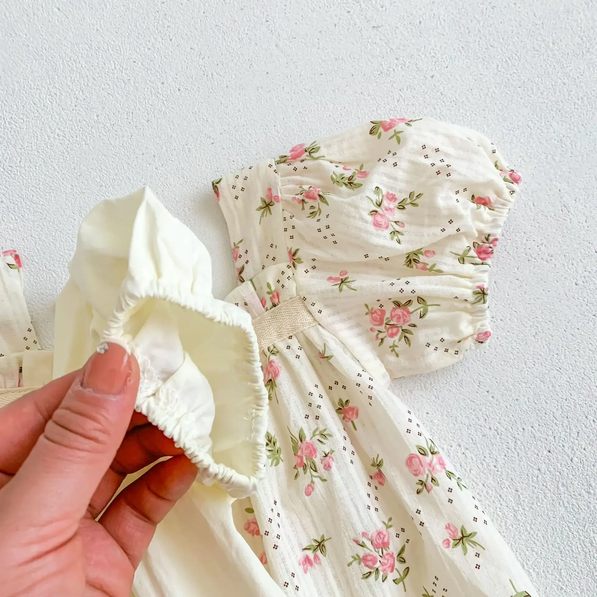 Pelele floral de verano para bebé recién nacido – Mangas abullonadas con pajarita - imagen 5