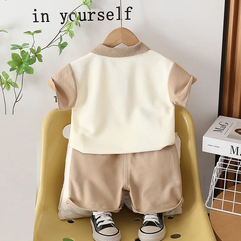 Conjunto de verano para bebés con camiseta manga corta y bermuda - imagen 3