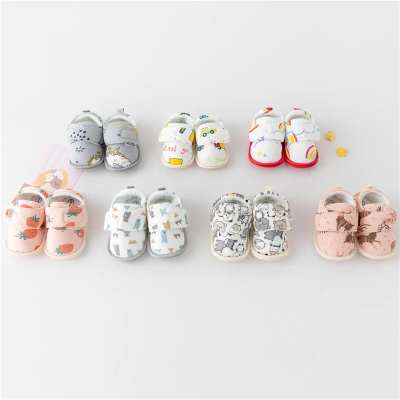 Zapatos antideslizantes para primeros pasos