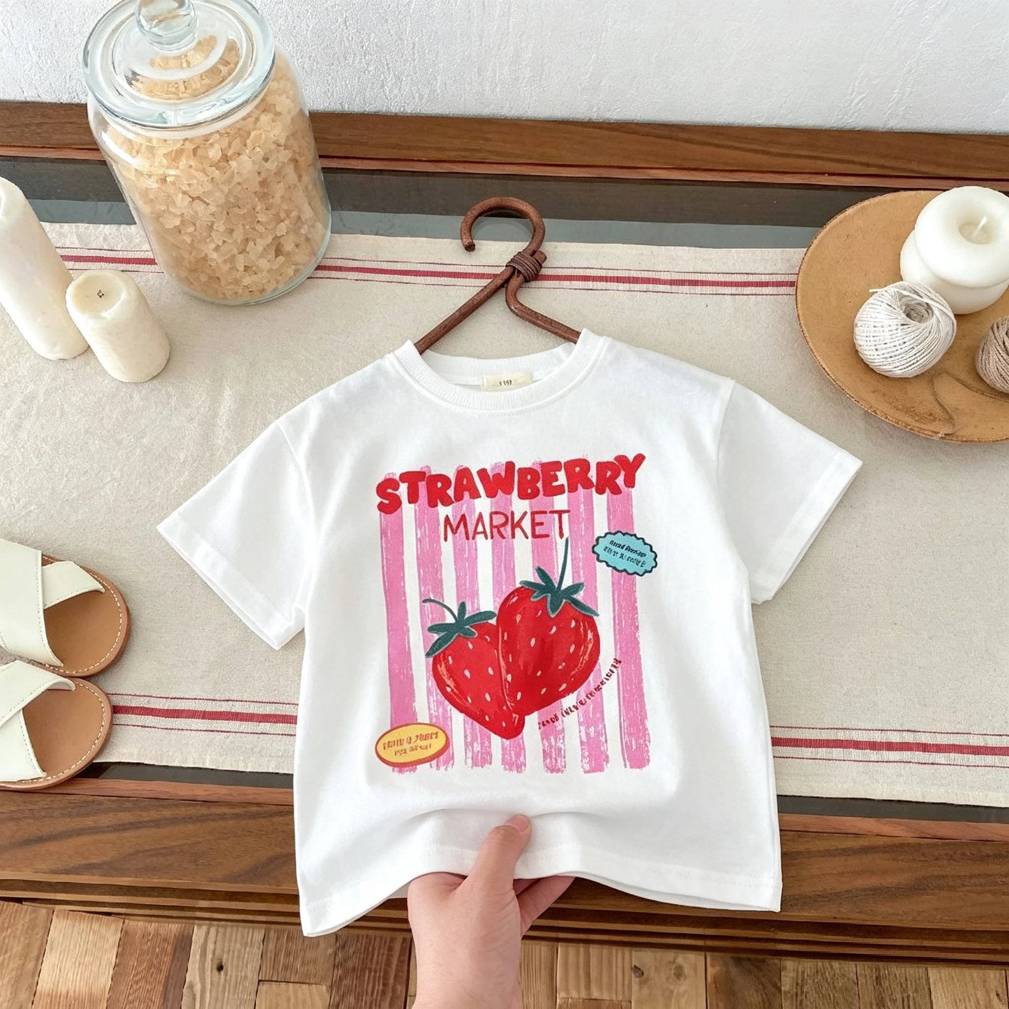 Camiseta infantil en colores de verano con estampado