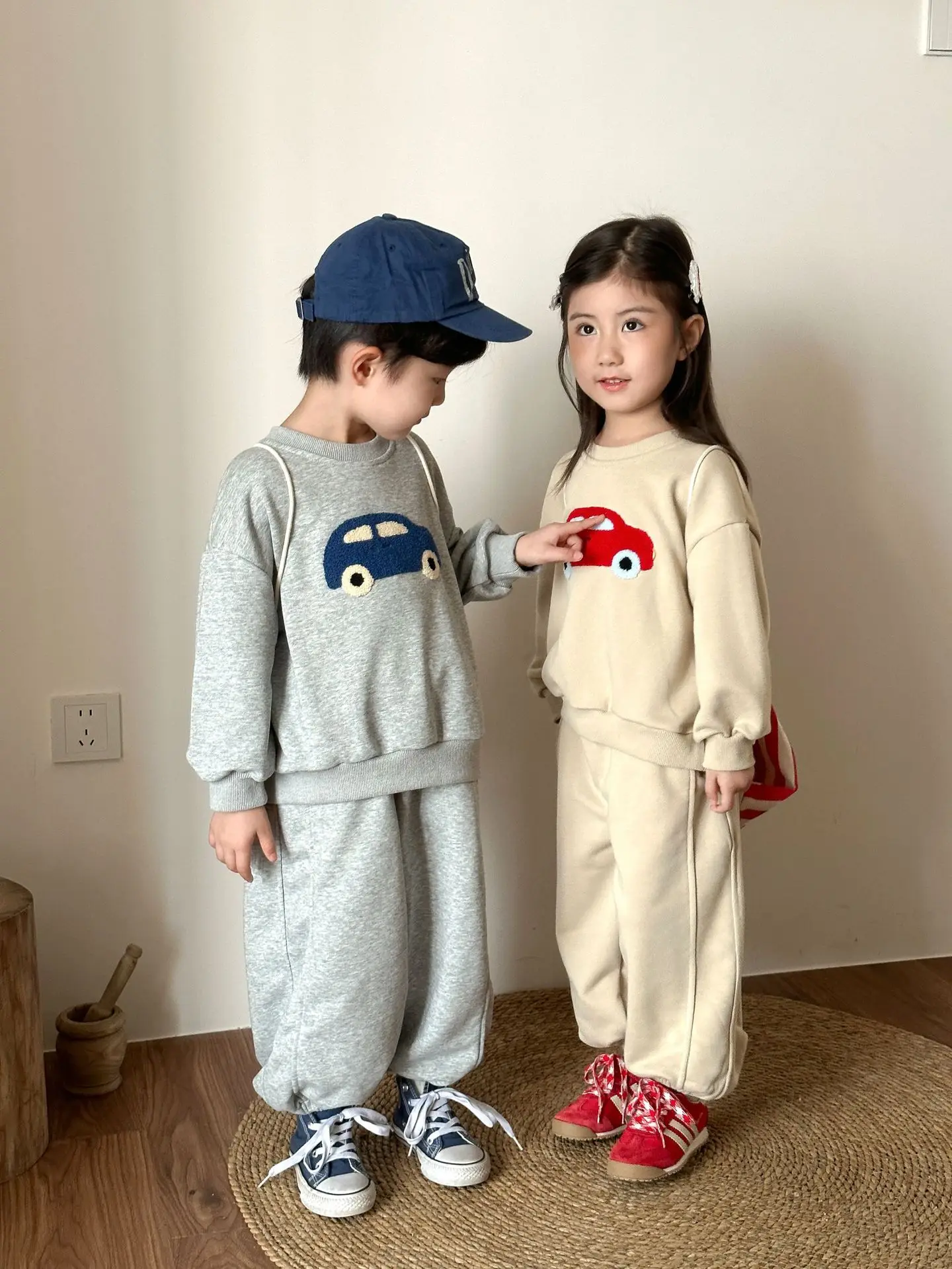 Conjunto de ropa deportiva holgada para niña con suéter y pantalón