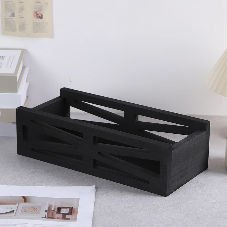 Detalle del acabado en madera natural de la caja organizadora