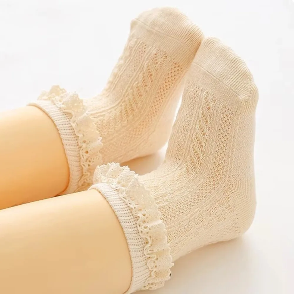 Colores disponibles: beige y caqui