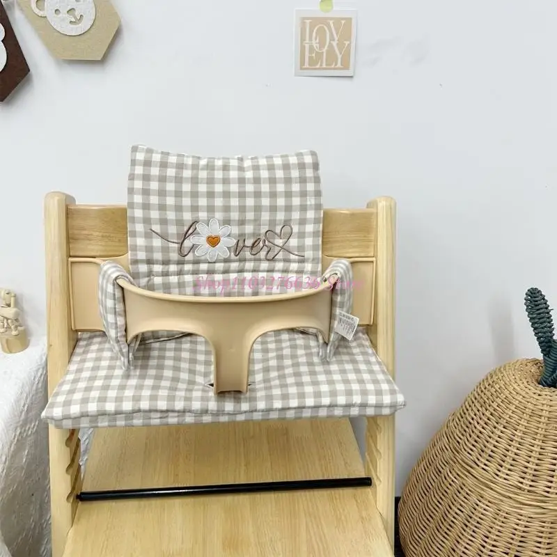 Cojín infantil con estampado floral para silla de comedor