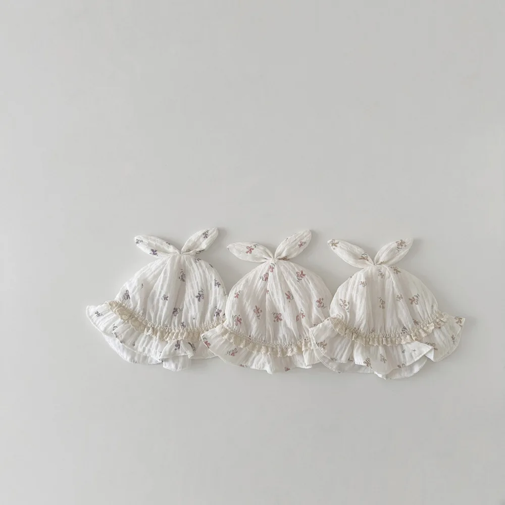 Detalle del gorro en bebé