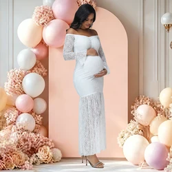 Vestido de maternidad elegante con hombros descubiertos y volantes
