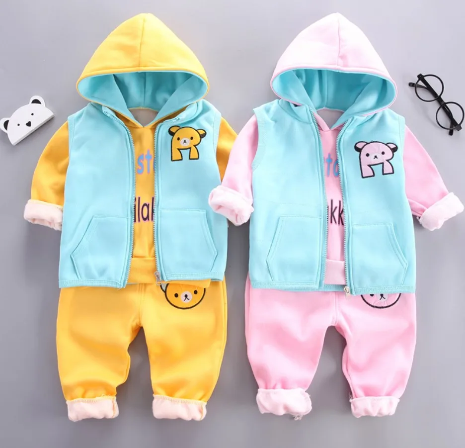 Conjunto de Chaleco y Pantalón con Diseño de Osito para Niña – Invierno - imagen 5
