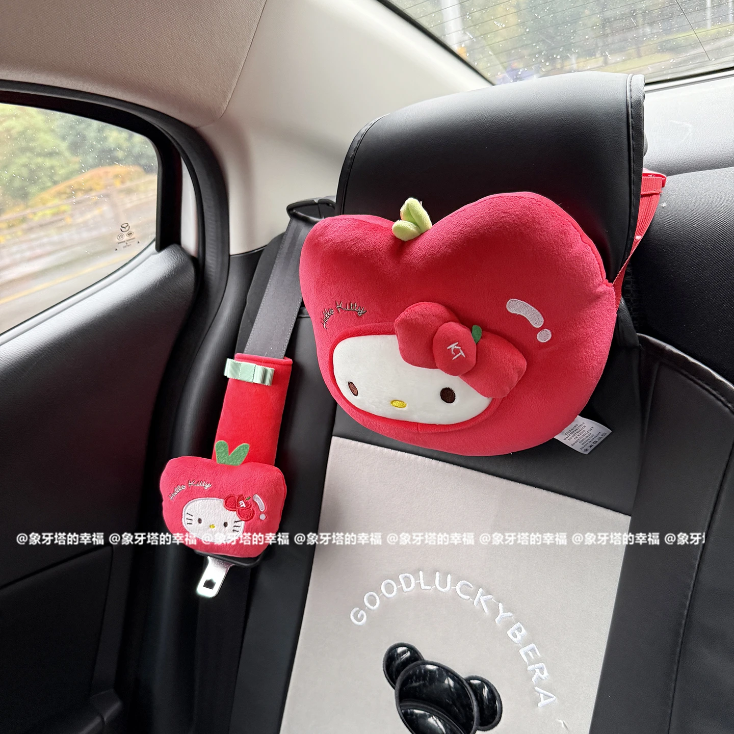 Sanrio Hello Kitty cojín reposacabezas para cinturón de seguridad
