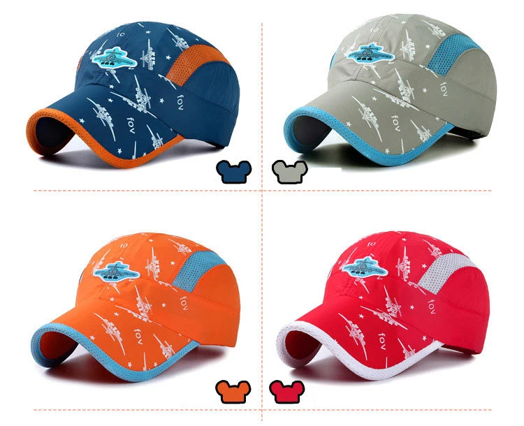 Gorra infantil vista lateral con visera curva
