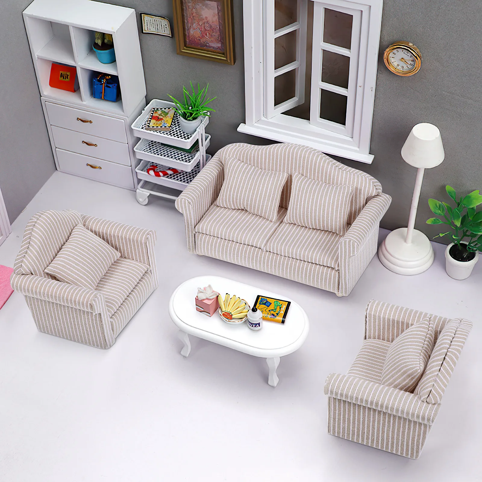 Sofá en miniatura cómodo y creativo para la habitación infantil