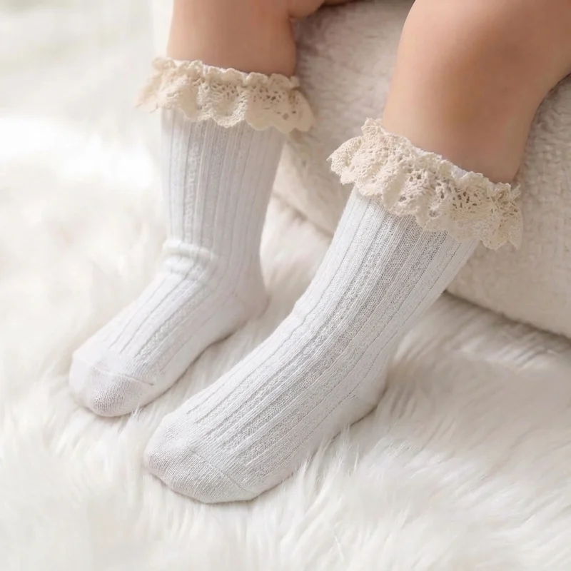Calcetines largos con encaje y volantes para niñas de entretiempo - imagen 2