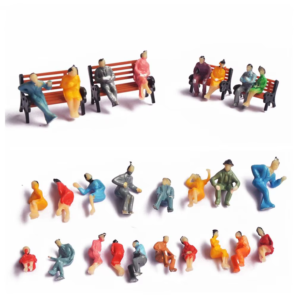 Figuras de pasajeros sentados para tren en miniatura ABS – Colección 1:100 - imagen 2