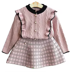 Conjunto de punto para niña: suéter y falda