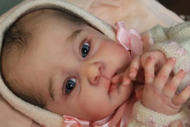 NPK Muñeca reborn Huxley para manualidades con cuerpo de tela y ojos - imagen 4
