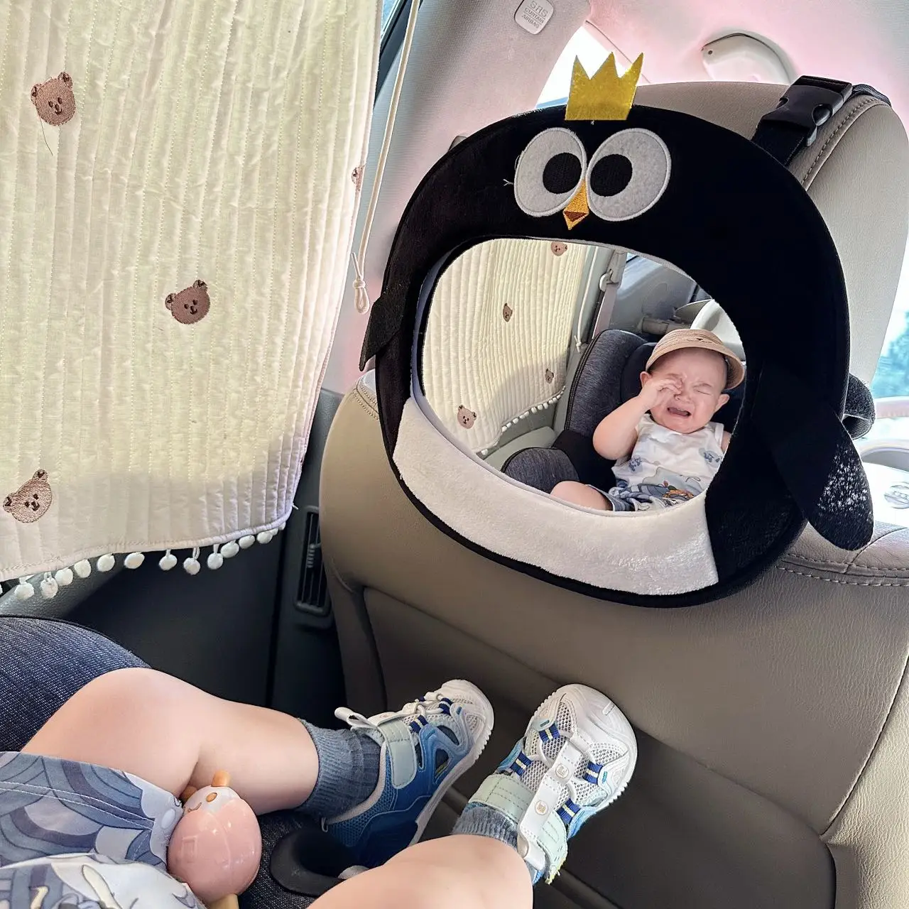 Espejo retrovisor ajustable con peluche para bebé en coche - imagen 5
