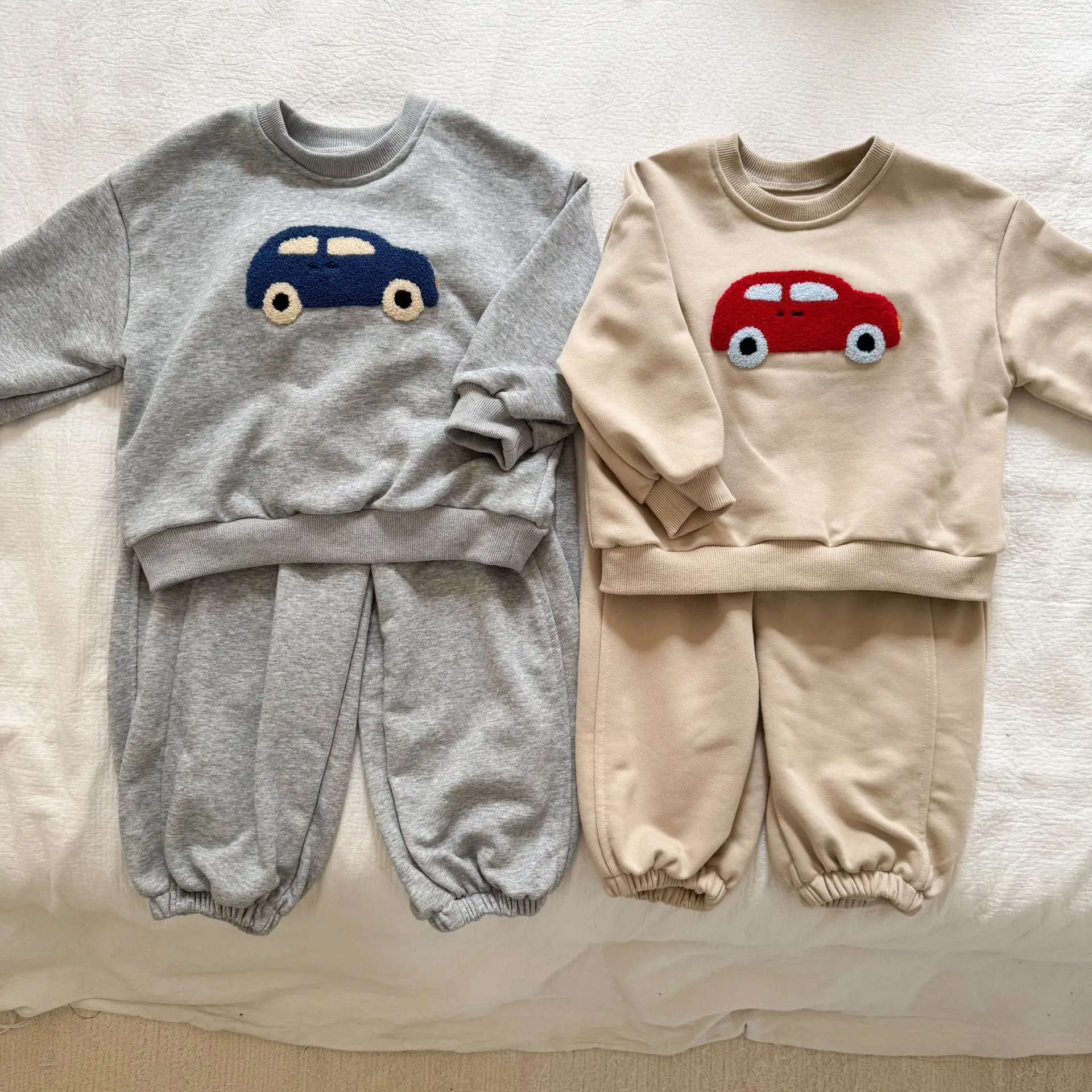 Conjunto deportivo infantil holgado para niña