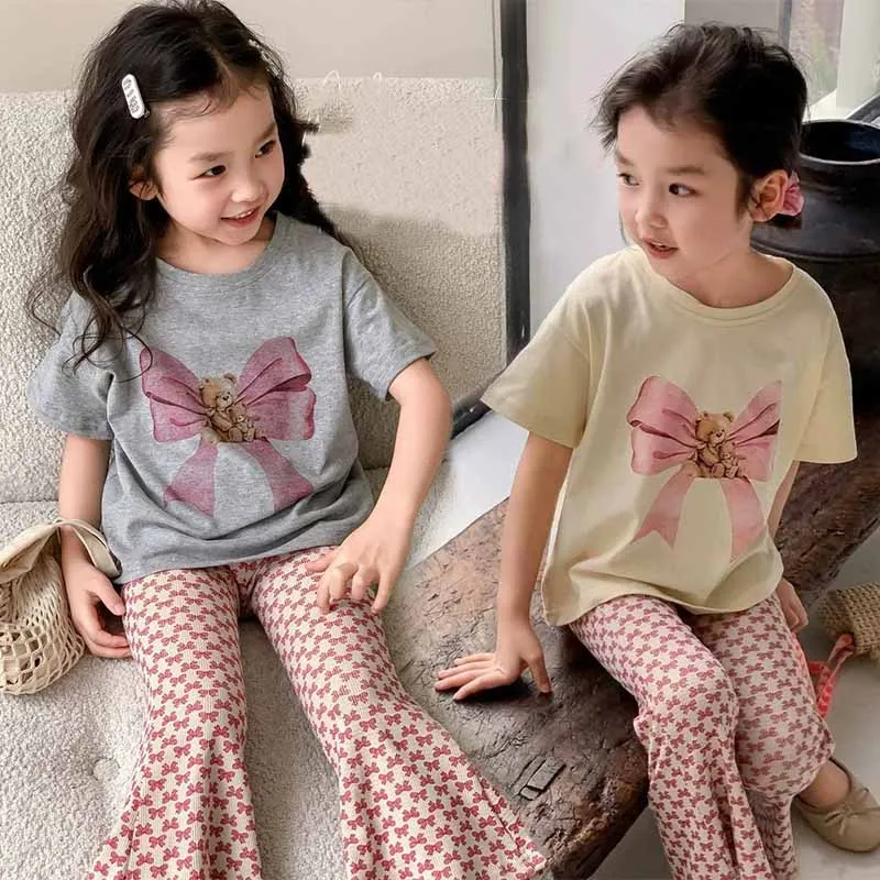 Conjunto de verano para niños con lazo, camiseta y pantalón oso