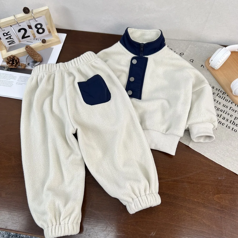 Ejemplo de combinación del conjunto con abrigo y botas