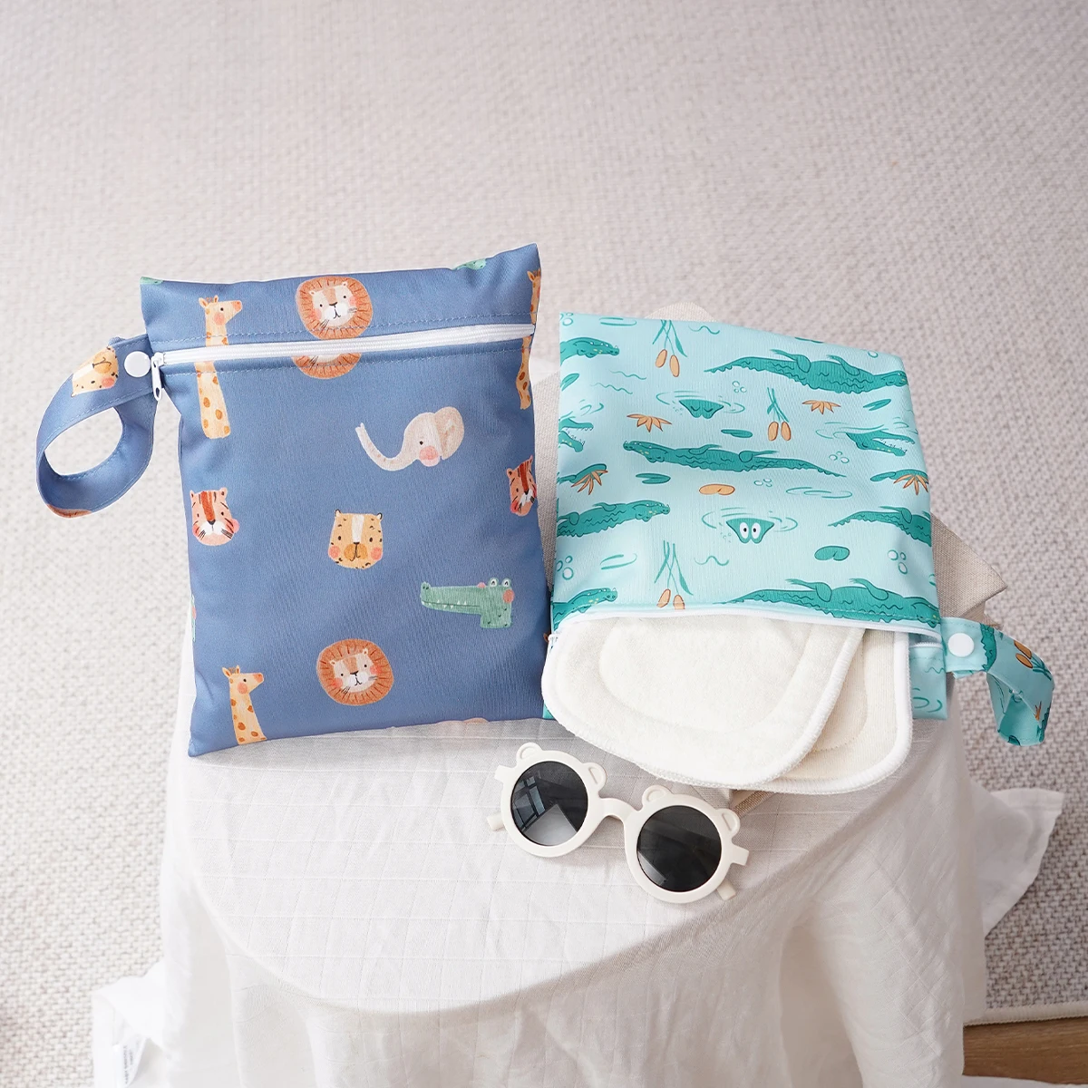 Bolsa de pañales impermeable PUL reutilizable húmedo y seco con asa - imagen 5