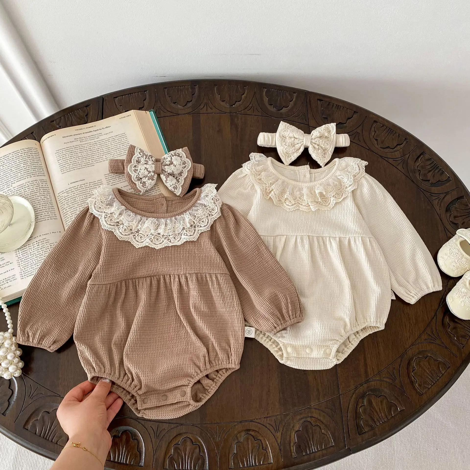 MILANCEL body con cuello de encaje para bebé - conjunto primaveral