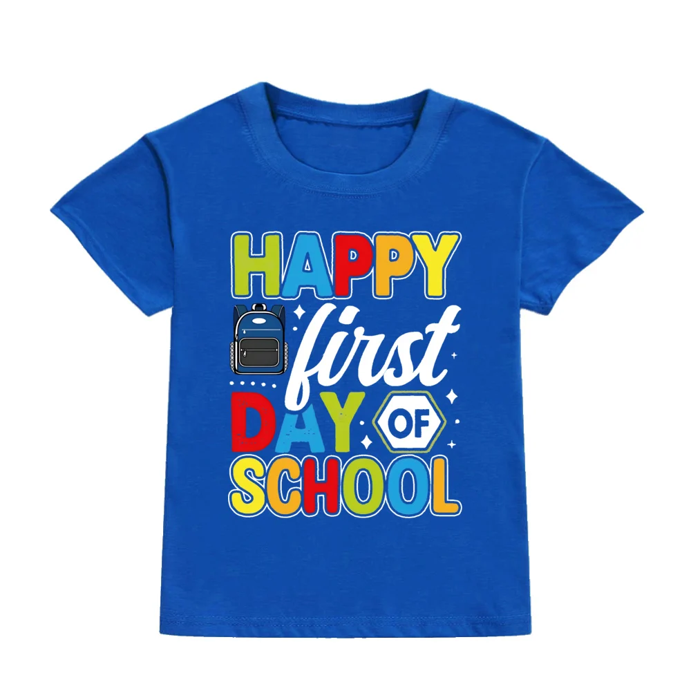 Camiseta con estampado de lápices y mochila