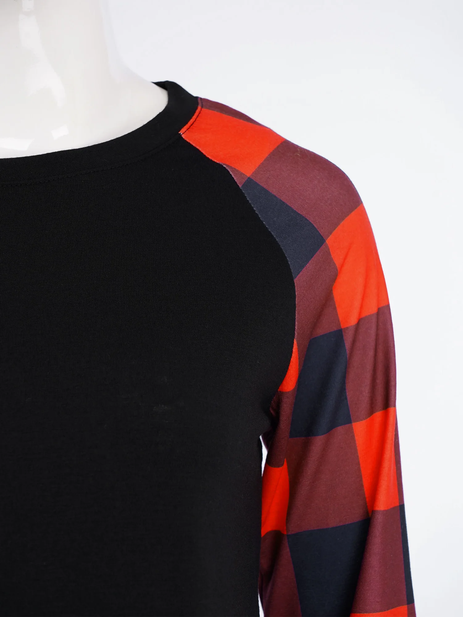 Camiseta premamá de cuadros manga larga con cuello redondo - imagen 3
