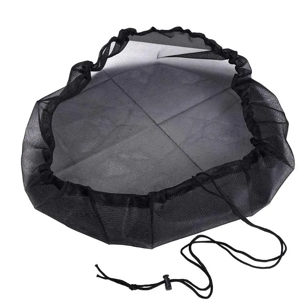 Cubierta en negro para barril de lluvia