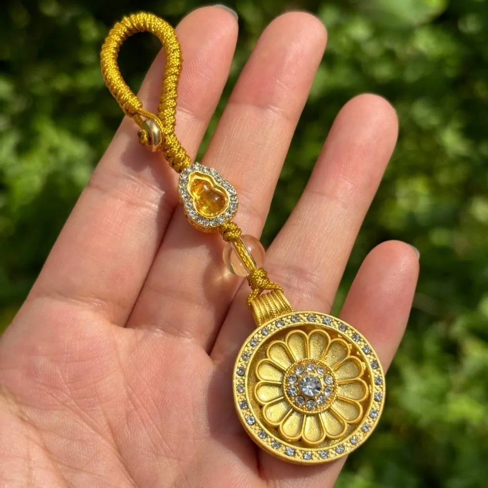 Detalle del motivo y acabado dorado
