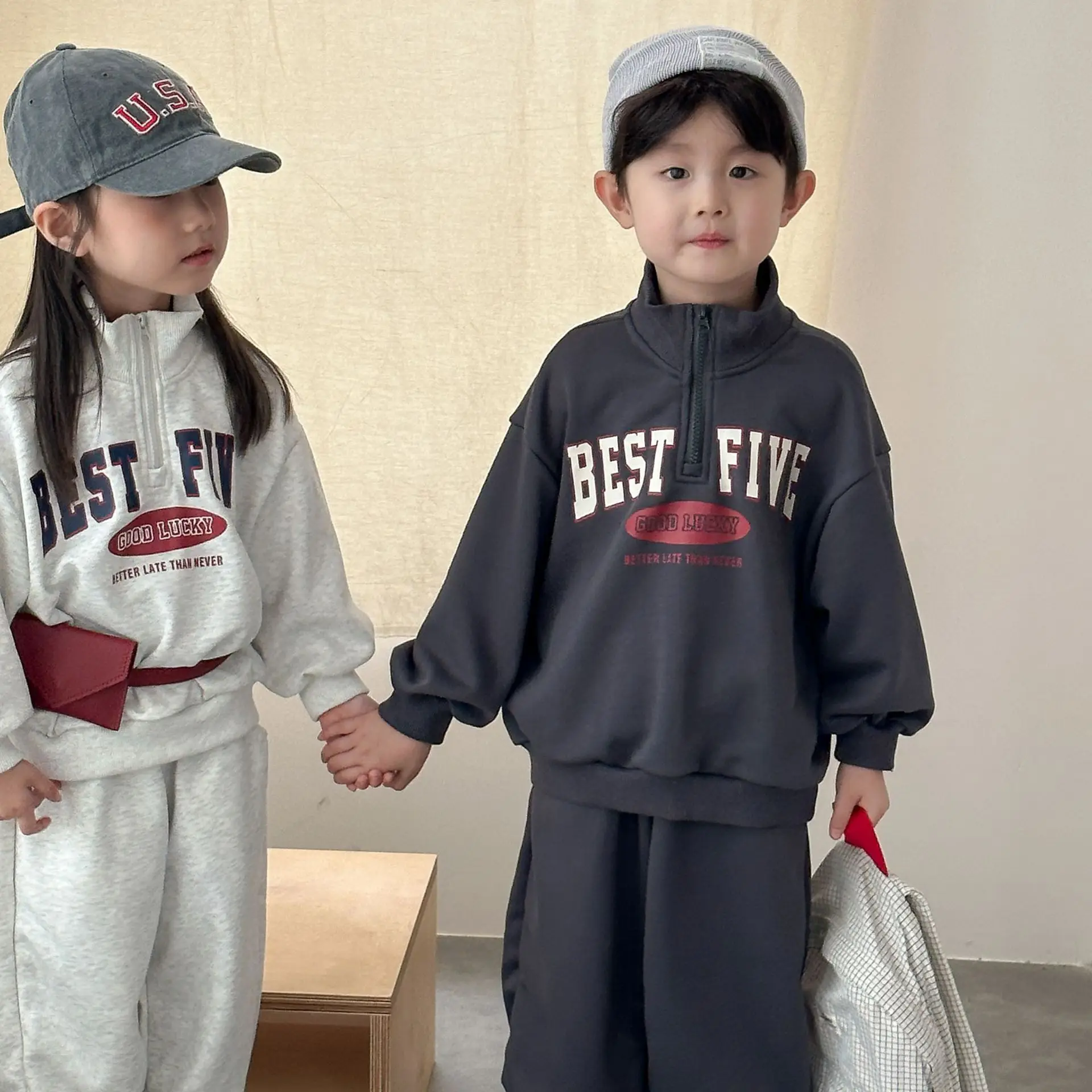 Conjunto de niña de sudadera deportiva con pantalón de otoño - imagen 5