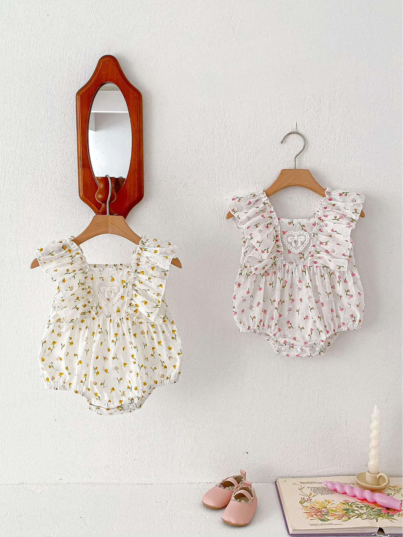 Detalle de los volantes del body infantil