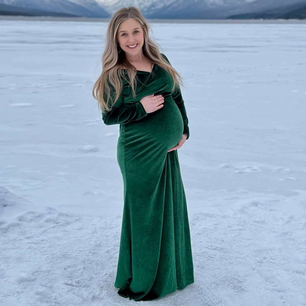 Vestido de maternidad de terciopelo con hombros descubiertos - imagen 3