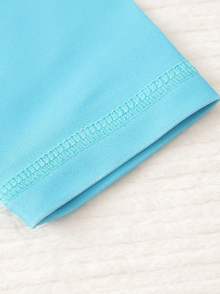 Detalles de costuras y ajuste