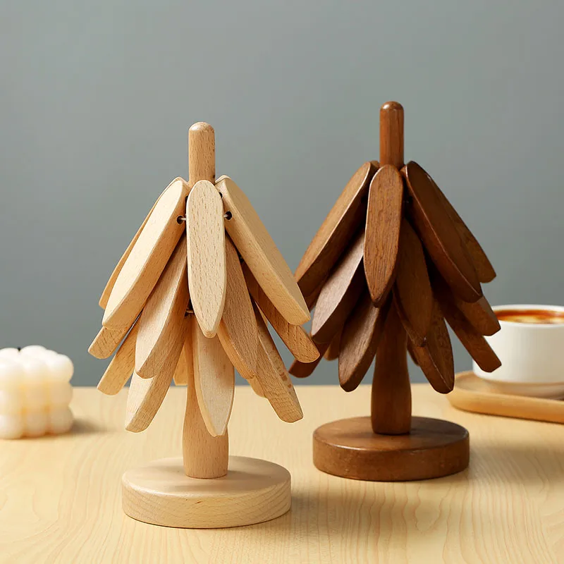 Salvamanteles antideslizantes en madera con diseño árbol